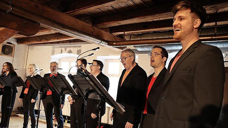 Die Stimmband besteht aus einem Dutzend stimmgewaltiger Musiker. Nach der Pandemiepause zeigten sich die Männer und Frauen in Bestform.