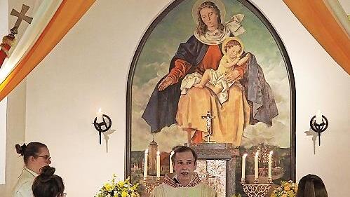 Pfarrer Christian Kaiser zelebrierte den Festgottesdienst in der Filialkirche „Maria von der immerwährenden Hilfe“ in Frankendorf.