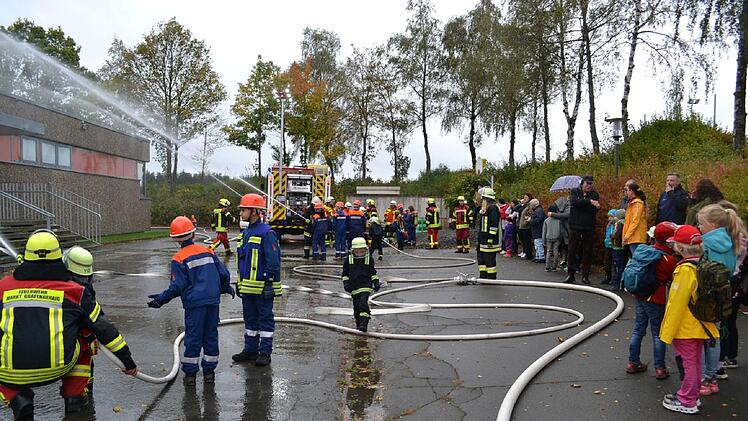 Grafengehaig: 20 Stunden "Feuerwehr erleben" - "Einsätze" forderten den Feuerwehr-Nachwuchs