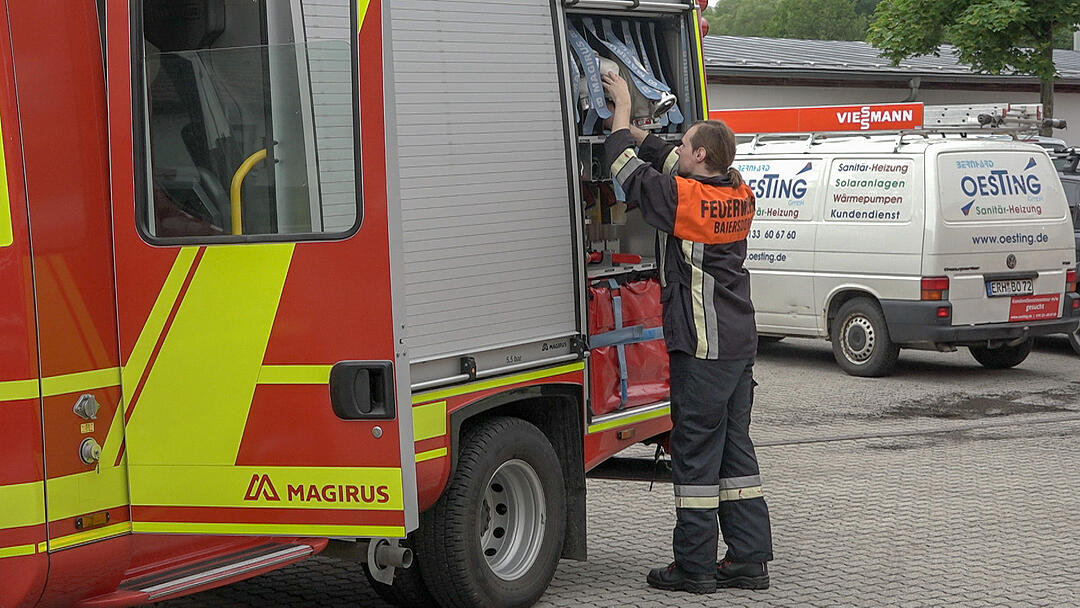 Mehrere zentimeterdicke Hagelkörner gehen in Franken nieder