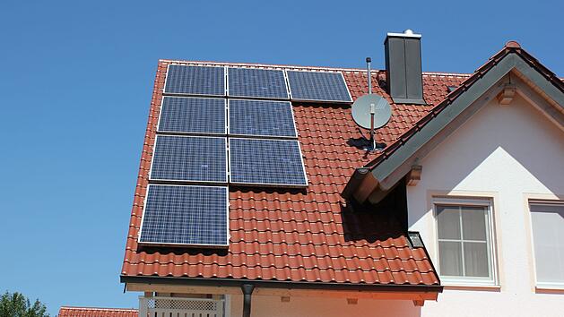 Die PV-Anlage auf Andreas' Hausdach produziert seit 20 Jahren Strom. Sein ökologisches Gewissen verbietet ihm eine neue Anlage - technisch ist diese einwandfrei.