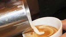 Schaumkunst: Erst ein Klecks...