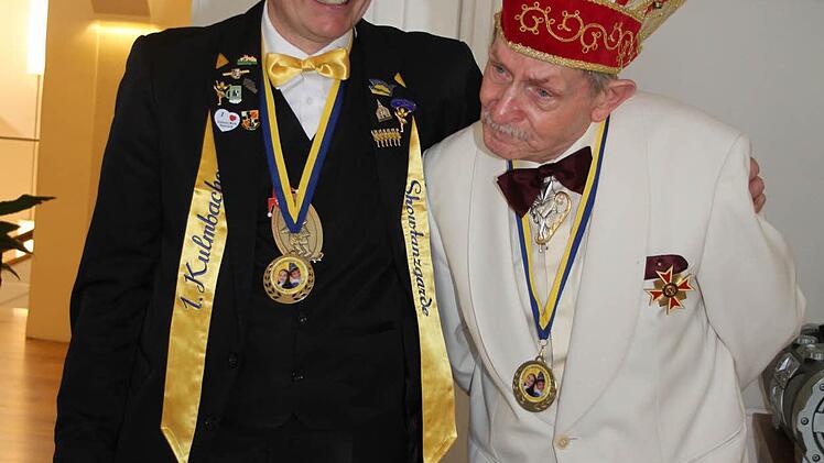 Bernd Neidhart, Vorsitzender der Ersten Kulmbacher Showtanzgarde mit dem Faschings-Urgestein Siegfried Skowronek