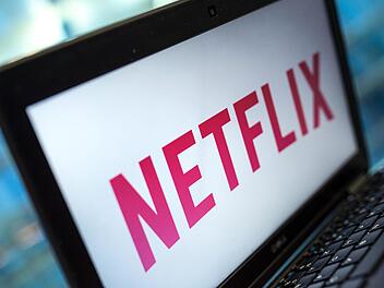 Online-Videodienste, die gegen Gebühren Filme und Shows im Netz anbieten, verändern den Unterhaltungsmarkt.  Alexander Heinl, dpa