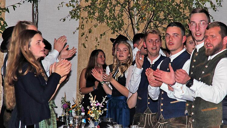 Die Planpaare, 41 an der Zahl, stehen im Mittelpunkt des Planfestes in Rannungen.  Foto: Dieter Britz