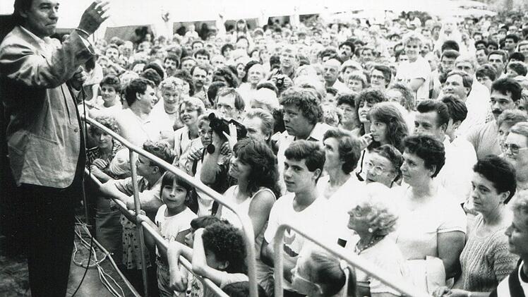 1989 sang Karel Gott beim Coburger Schlossplatzfest. Foto: CT-Archiv