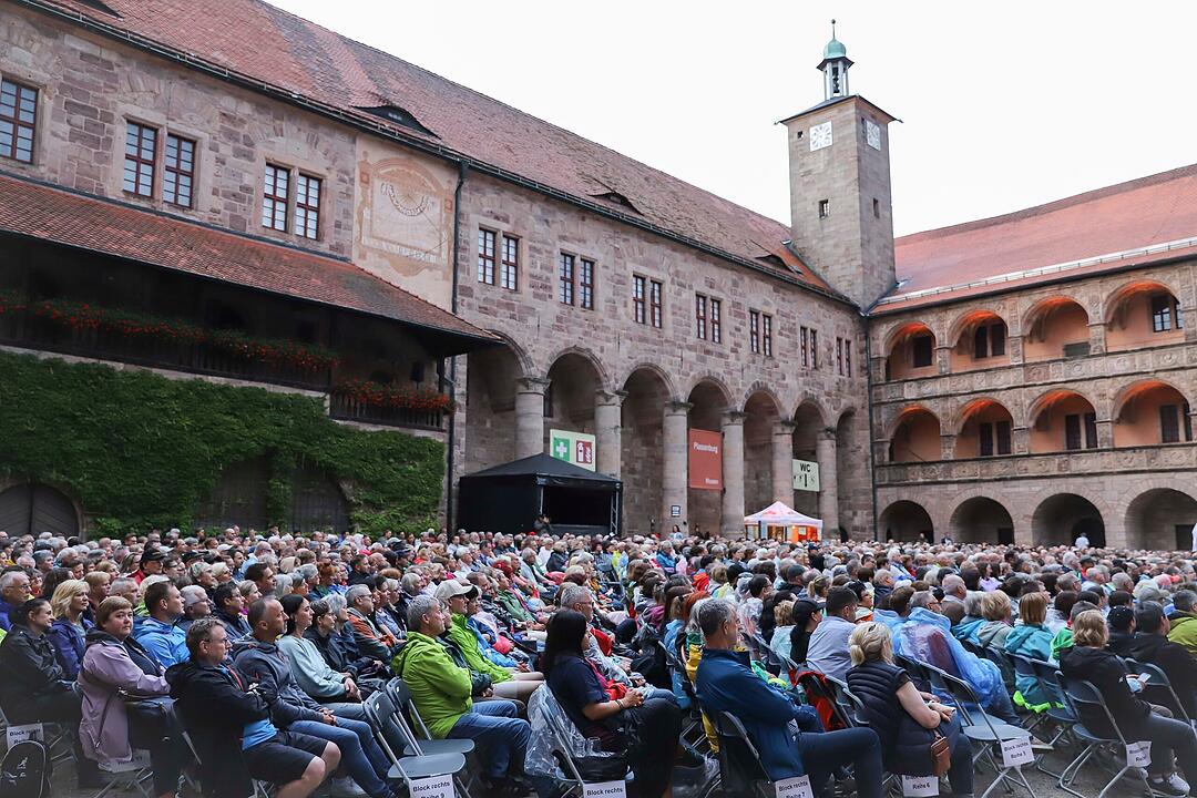 Programm: &bdquo;Macht was sie will&ldquo;