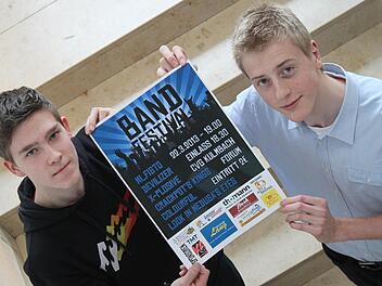 Die Schüler Johannes Feike (links) und Roman Schlie organisieren an ihrer Schule, dem Caspar-Vischer-Gymnasium, das inzwischen dritte Bandfestival. Es soll nach ihrer Ansicht nach kräftig gerockt werden. Foto: S.Martin