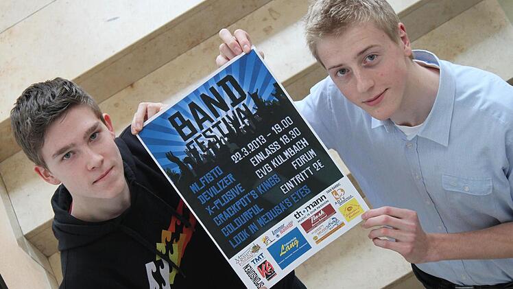 Die Schüler Johannes Feike (links) und Roman Schlie organisieren an ihrer Schule, dem Caspar-Vischer-Gymnasium, das inzwischen dritte Bandfestival. Es soll nach ihrer Ansicht nach kräftig gerockt werden. Foto: S.Martin