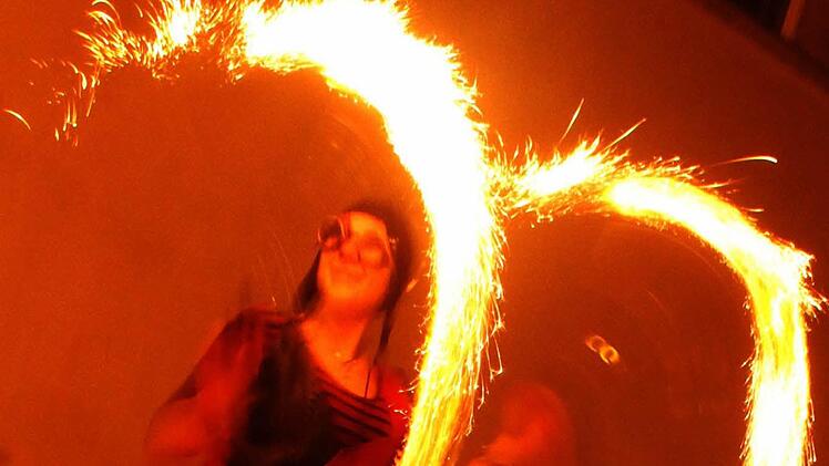 Die Feuershow begeisterte die Besucher. Fotos: Sonja Adam