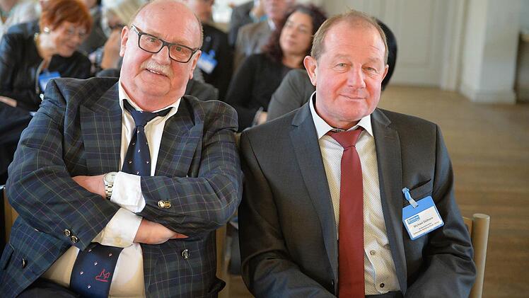 Der bisherige Leiter Hans Schuster (links) und sein Nachfolger Michael Düthorn Foto: Ronald Rinklef