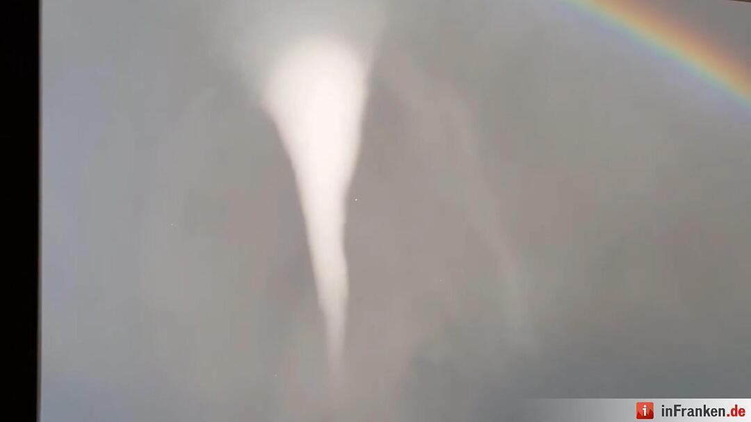 Tornado über Kürnach - Mehrere Häuser beschädigt