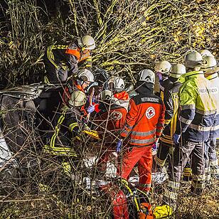 Haßfurt: Fahrer nach Unfall auf der A70 stundenlang eingeklemmt