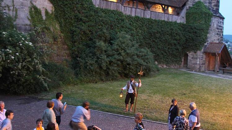 Immer wieder eine malerische Kulisse: der Hexenturm Foto: Sonja Adam