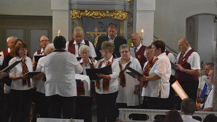 Der liturgische Chor Ermershausen hat sich mittlerweile zu einem starken Klangkörper entwickelt.   Foto: Gerhard Schmidt