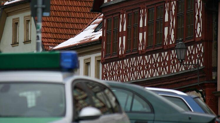 Bei aller Beschaulichkeit in der Fachwerkstadt. Der Polizeidienst in Ebern birgt seine speziellen Probleme.  Archivfotos: Eckehard Kiesewetter