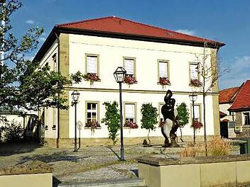 Das Knetzgauer Rathaus - von dort kam die schnellste Antwort im Kreis Haßberge. Nicht umsonst wurde Knetzgau vor einiger Zeit als die familienfreundlichste Gemeinde im Kreis ausgezeichnet.  Foto: Klaus Schmitt