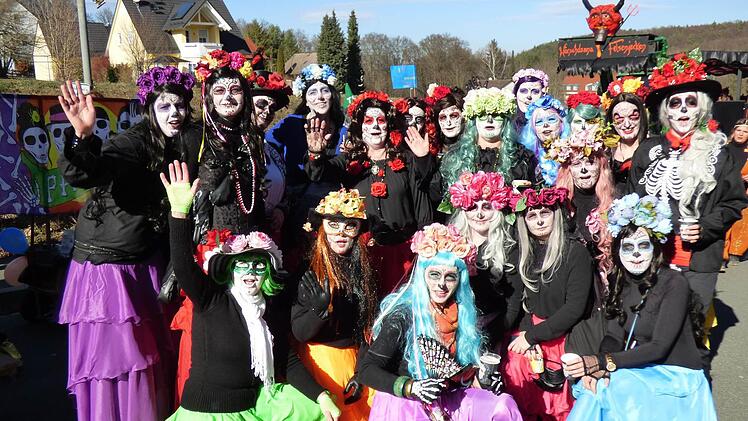 La Catrinas: La Catrina ist eine Skulptur, die symbolisch für den Tag der Toten in Mexiko geworden ist und an ihm besonders häufig dargestellt wird. Foto: Thomas Weichert