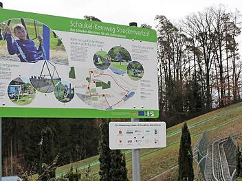 Der Schaukelweg der Gemeinde ist angebunden und lädt zur Entspannung ein  Fotos: Evi Seeger