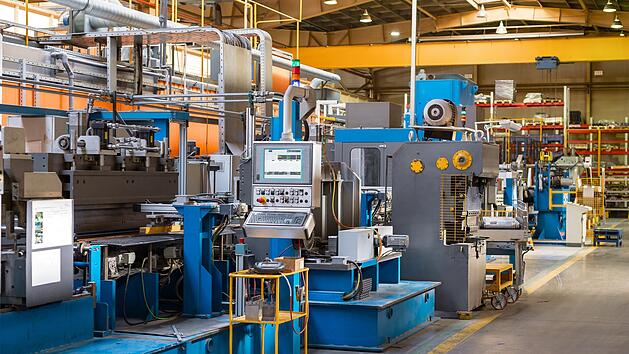 Fabrikhalle, Industrie, Produktion, Fertigung, Herstellung, Werk, Autozulieferer