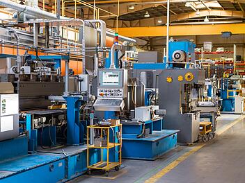 Fabrikhalle, Industrie, Produktion, Fertigung, Herstellung, Werk, Autozulieferer