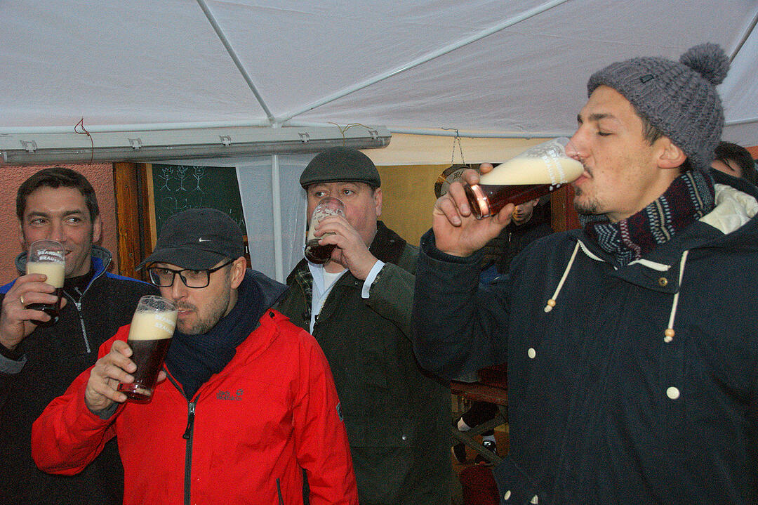 Bockbieranstich in Melkendorf: Gemeinde stellt eigenes Gebräu vor
