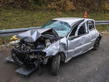 Auf der A70 hat sich am Montagvormittag ein schwerer Verkehrsunfall ereignet. Foto: Merzbach/News5