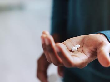 Untersch&auml;tzen Jugendliche die Risiken des Konsums von verschreibungspflichtigen Medikamenten?