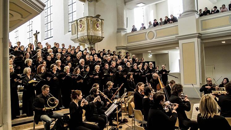 Der Coburger Bachchor und das Main-Barockorchester Frankfurt beeindruckten mit der Erstaufführung von Telemanns Matthäus-Passion in der Morizkirche.Foto: Jochen Berger