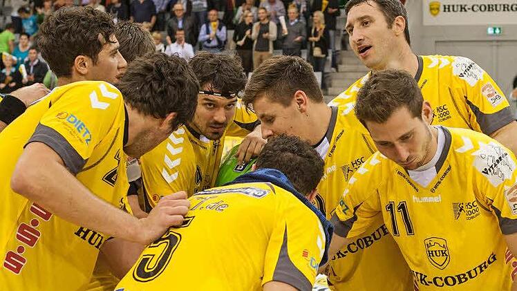 Die Spieler des HSC 2000 Coburg haben sich viel vorgenommen. Am Samstag ab 19.30 Uhr soll die schlechte Leistung der Vorwoche (21:25-Niederlage beim HC Elbflorenz) ausgebügelt werden. Mit einem Heimsieg vor rund 3000 Zuschauern in der HUK-Coburg-Arena soll der Startschuss für eine erfolgreiche Aufholjagd gelingen an deren Ende der Titelgewinn in der 3. Liga Ost stehen soll. Foto: Uwe Gick