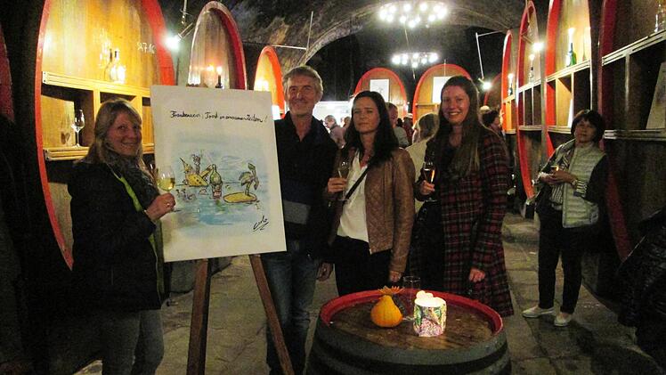 Schnellzeichner Carlo Dernbach mit Werk, Fans und Frankenwein. Winfried Ehling