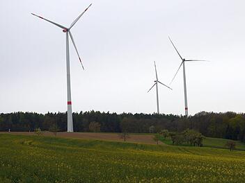 Sie drehen sich weiter: Das Verwaltungsgericht Bayreuth hat die Klagen gegen die Genehmigungen zum Bau der Windkraftanlagen bei Welsberg abgewiesen. Foto: Berthold Köhler