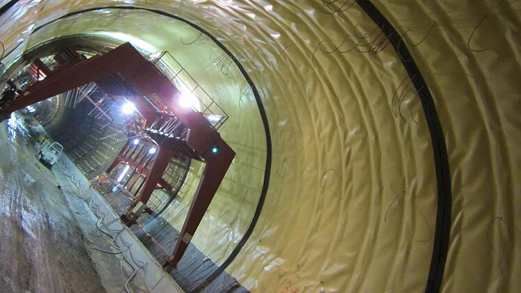Der Tunnel hat inzwischen eine druckwasserdichte R&ouml;hre erhalten und wurden mit Spezialmaterialien ausgekleidet. Foto:  Matthias Einwag
