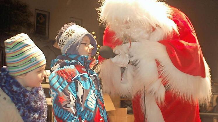 Keine Angst vor Nikolaus haben diese Kleinen .