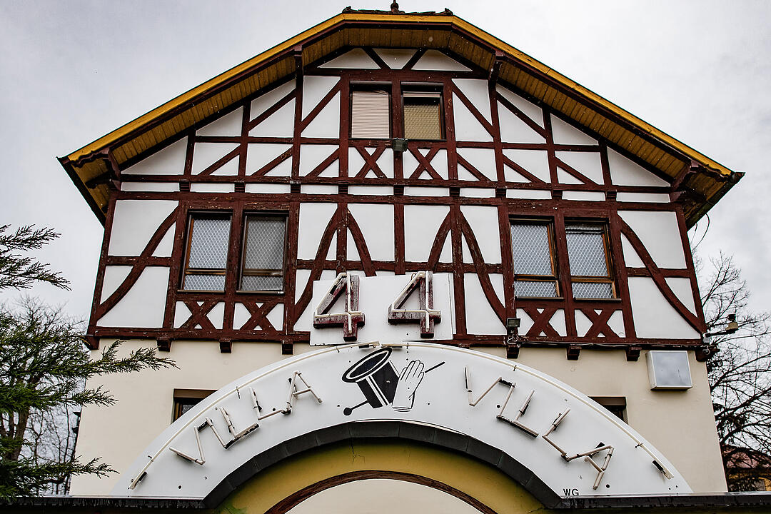 Geheimnisvolle Villa 44