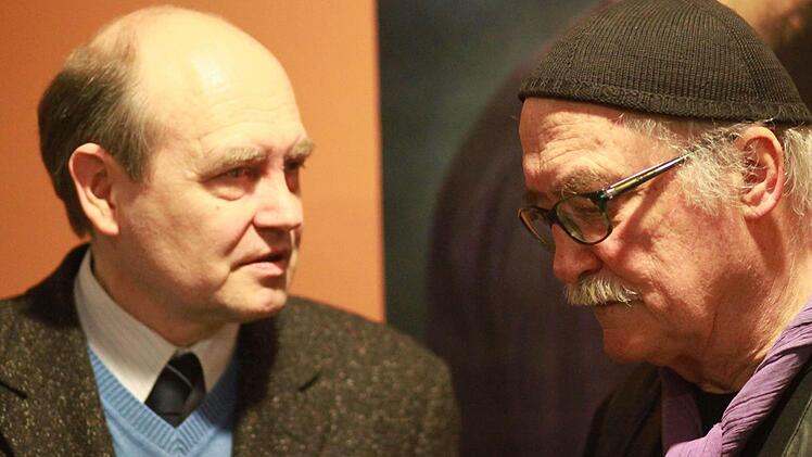 Vater der Lindenstraße: Hans W. Geißendörfer (rechts) beim Coburg-Besuch 2011 im Gespräch mit Kino-Chef Oskar Heublein. Foto: Archiv/Jochen Berger