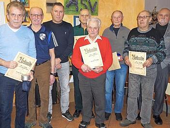 Die Jubilare des ASV Weisendorf mit den beiden Vorsitzenden Fotos: Richard Sänger