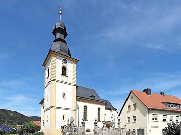 Die Kirche St. Leonhard in Zeyern  Fotos: Hubert Bähr