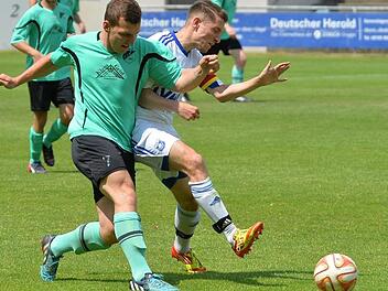 TSV Röttenbach II - SpVgg Etzelskirchen: Die Gäste um Kapitän Hannes Rössel dominierten vom Start weg das Geschehen und machten bis zur Pause alles klar. Foto: Picturedreams