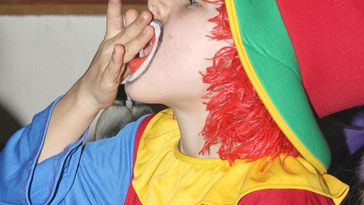 Lustig sein macht hungrig. Wie gut, dass Clown Noah Nestmann etwas für den Hunger zwischenduch hatte.