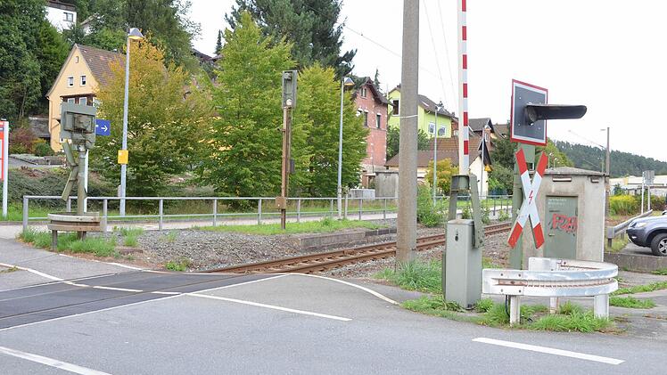 Blick auf den Bahnhof in Mönchröden in Richtung Neustadt. Das Unterstellhäuschenwurde inzwischen abgerissen.Foto: Rainer Lutz