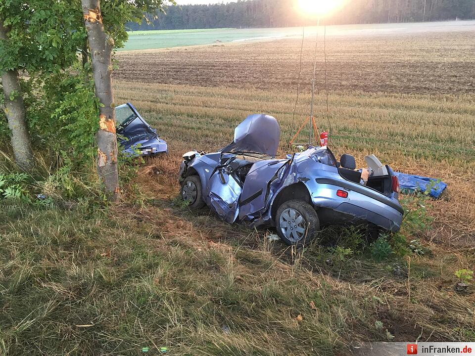 Tödlicher Verkehrsunfall auf der B2 bei Schwabach