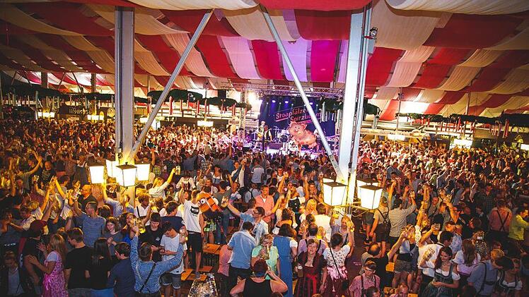 Party bis tief in die Nacht, Familientreff am Tag: Das war die Kulmbacher Bierwoche 2017. Foto: Tobias Schöffel