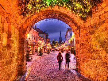 Das Untere Tor in Lichtenfels ist die Eingangst&uuml;r f&uuml;r den Lichtenfelser Weihnachtsmarkt und den M&auml;rchenwald. Foto: Harald Koch/Archiv