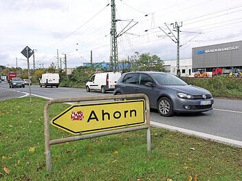 Auch um diesen neuralgischen Punkt geht es: die Einmündung des Ahorner Bergs in die Bundesstraße 4.  Foto: Archiv/Berthold Köhler