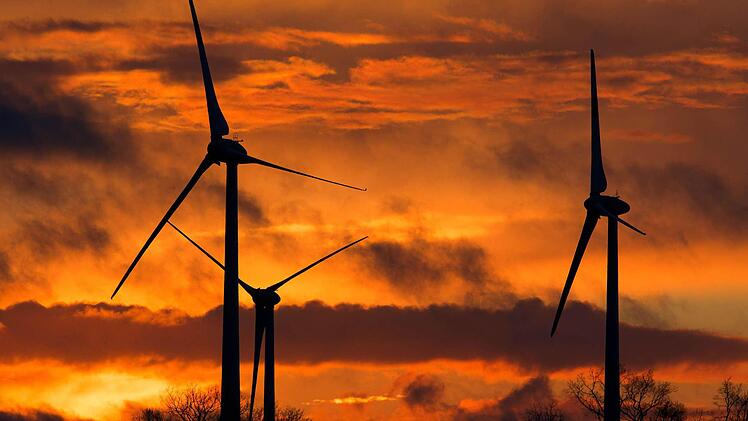 Die Thurnauer Windparkpläne können weiter vorangetrieben werden. Die Klagen gegen die immissionsschutzrechtliche Genehmigung hat das Verwaltungsgericht Bayreuth abgewiesen. Foto: Archiv/dpa