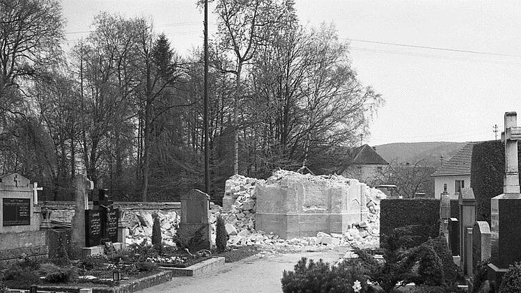 Die Kapelle ist fast verschwunden. Stadtarchiv/Gerhard Fuhrmann