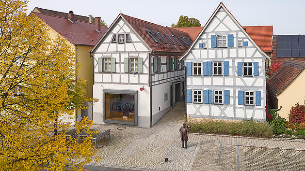 Das Levi-Strauss-Museum in Buttenheim wurde im Jahr 2000 im Geburtshaus von Levi Strauss, dem Erfinder der Jeans, eröffnet.