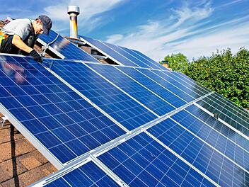 Solaranlage planen 2026: Anbieter finden, Abzocker erkennen &ndash; die besten Tipps