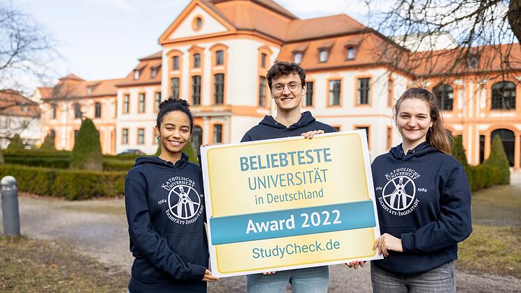 Kurze Wege, viele Grünflächen, hervorragende Lehre: Die Katholische Universität Eichstätt-Ingolstadt wurde 2022 zur beliebtesten Universität in Deutschland gewählt.